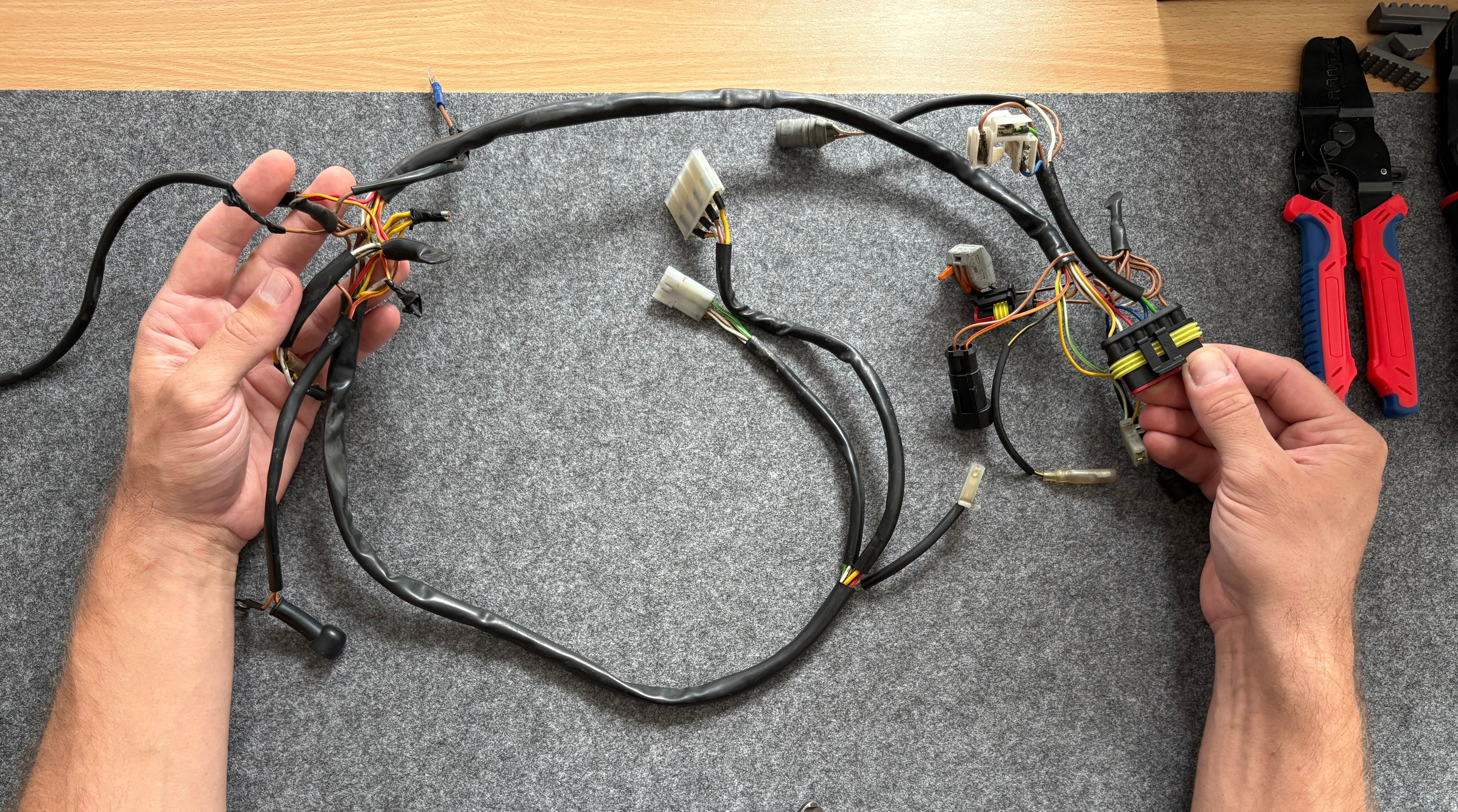 Fehlersucher und Reparatur von Kabelbäumen bei Crimpwork